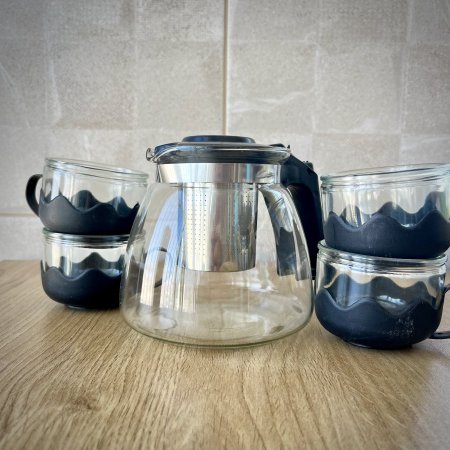 ابريق شاي مع 4 اكواب